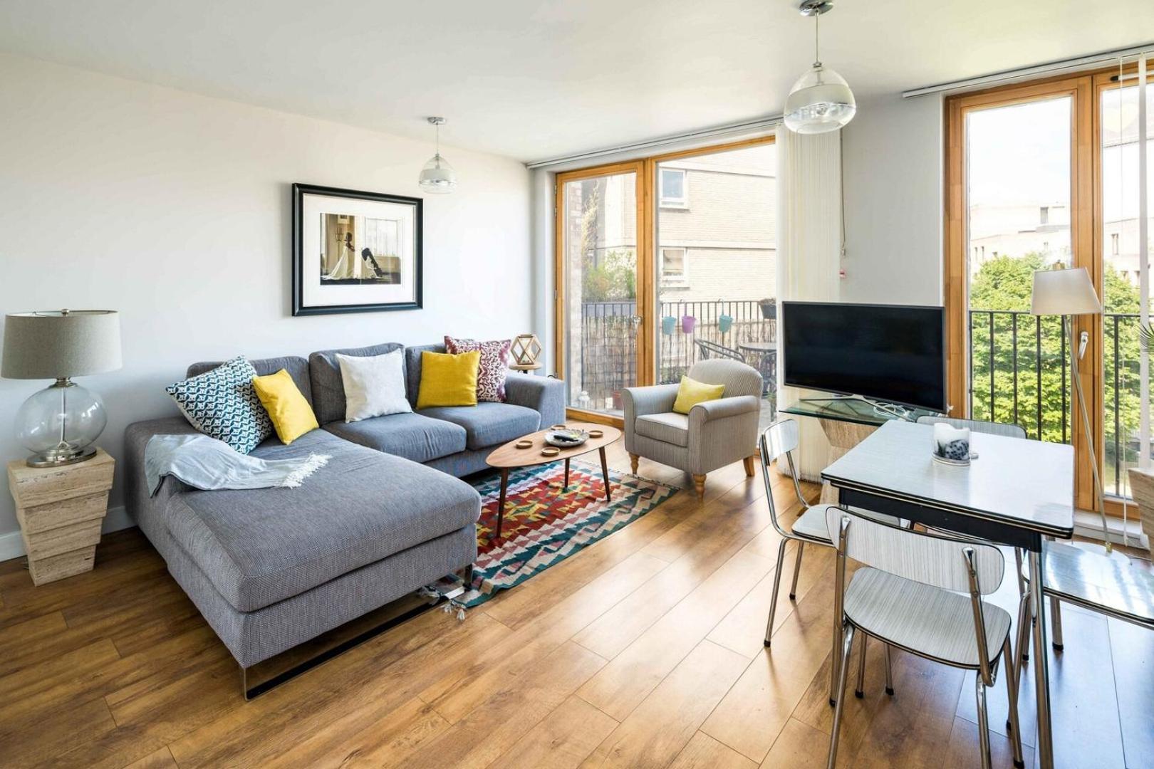 Shiny & Comfy With Underground Links Nearby! Appartement Londres